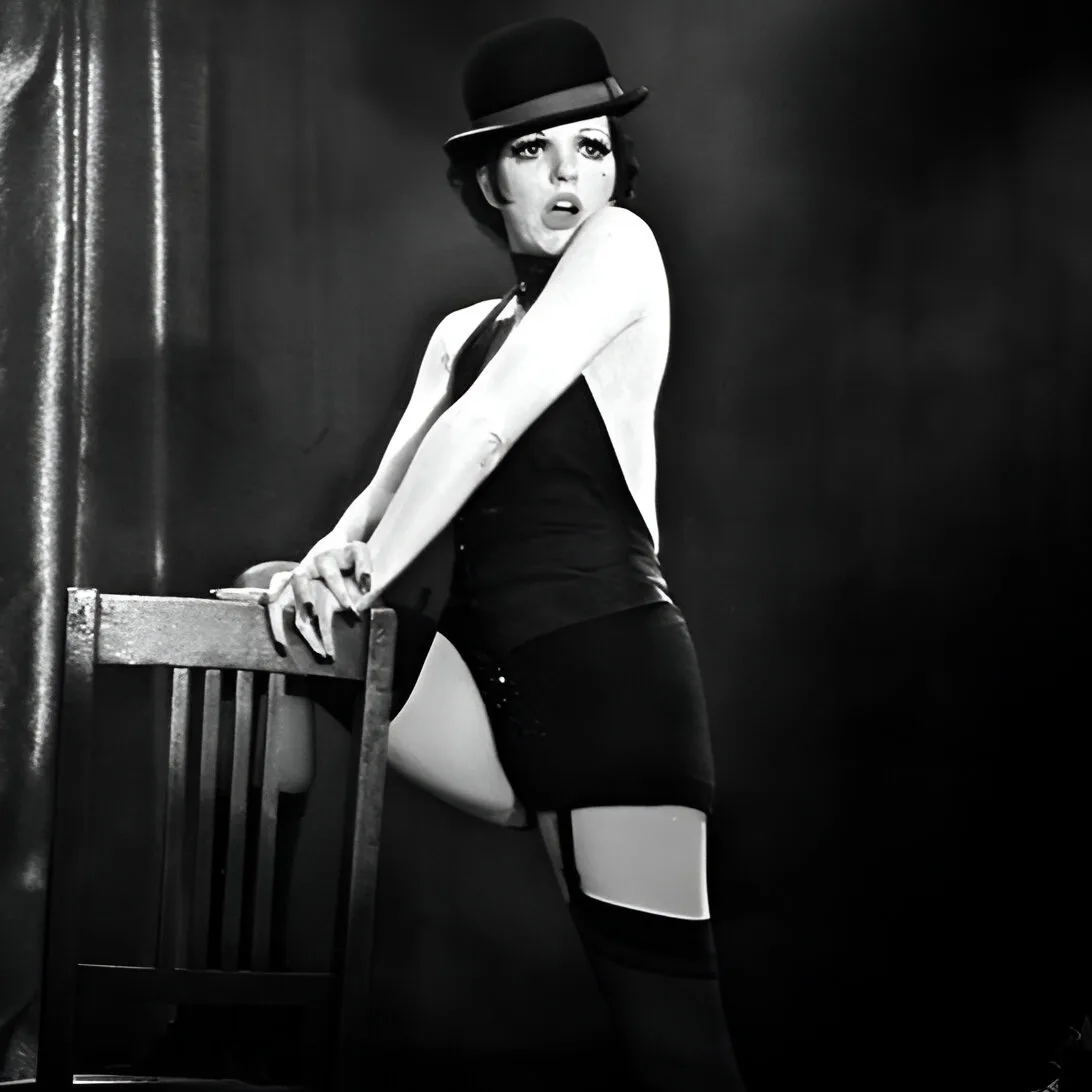 Fotograma de la película, "Cabaret". Imagen icónica de la Alemania de entreguerras, previa al régimen nazi.