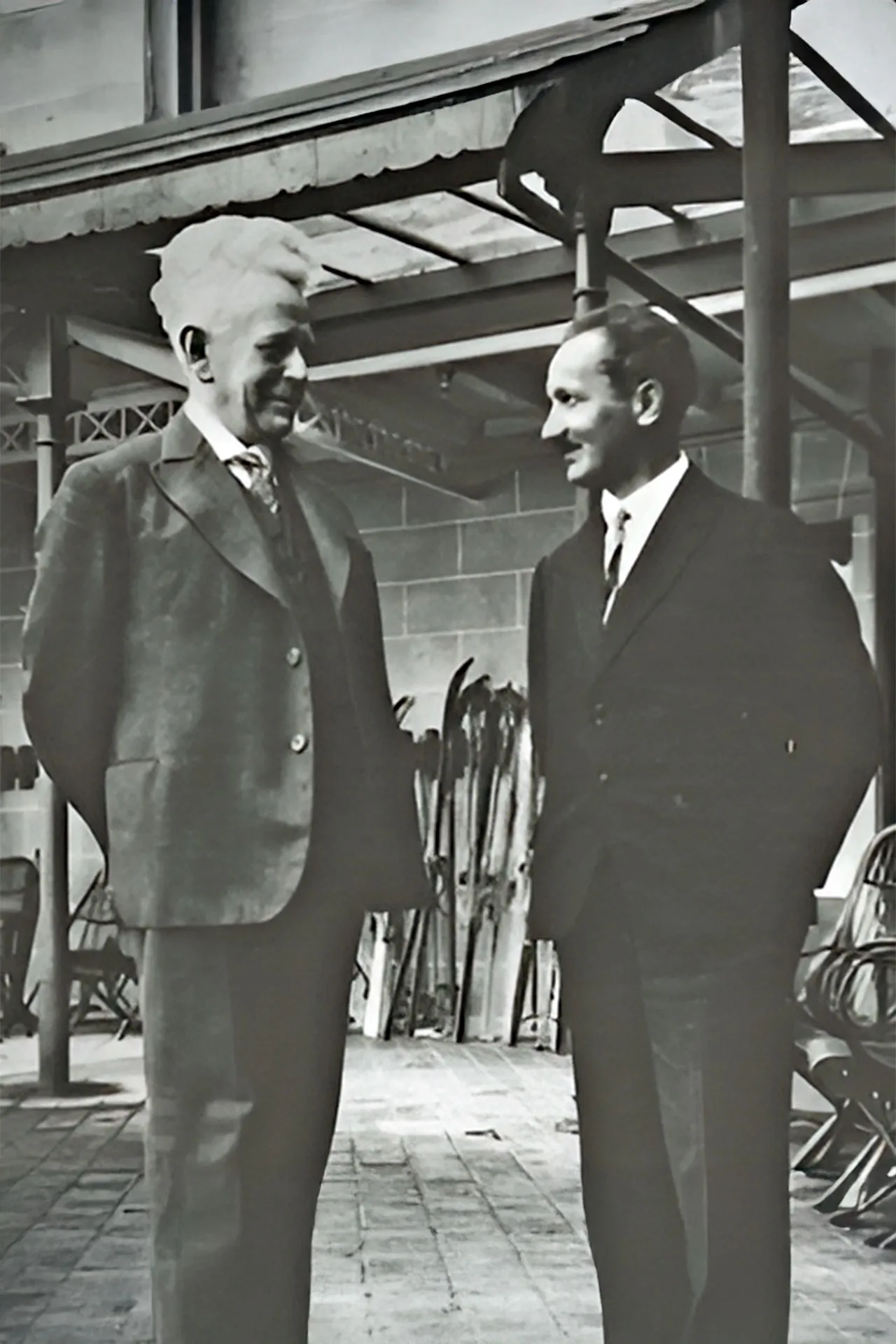 Cassirer y Heidegger en una foto icónica en el encuentro conocido como el debate de Davos. 